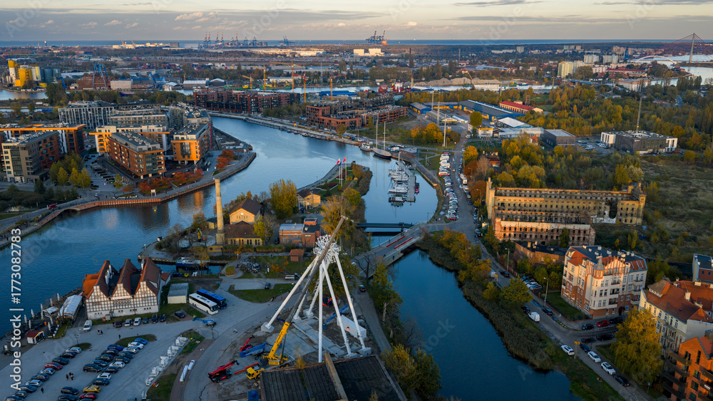 Obraz premium Aerial view of Gdansk with Motlawa River, Zuraw, and St Marys
