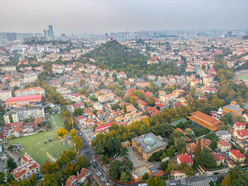 Fototapeta premium Qingdao cityscape of old town and new town, between Signal Hill and Zhongshan Park, China