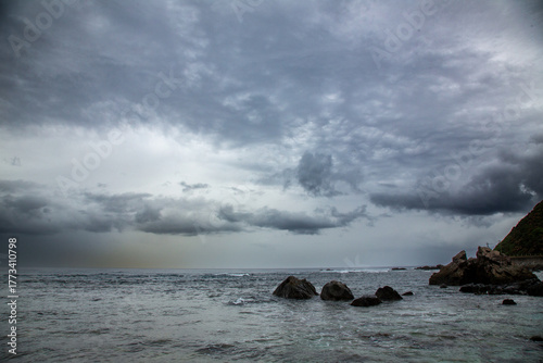 奄美大島の初冬の海の色。