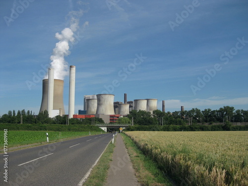 das Braunkohlekraftwerk Niederaußem in Bergheim, Nordrhein-Westfalen