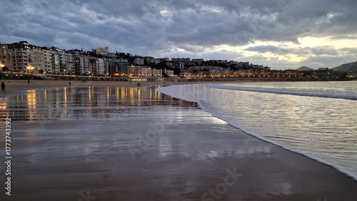 Wallpaper Mural La Concha beach sunrise walk through San Sebastian Torontodigital.ca