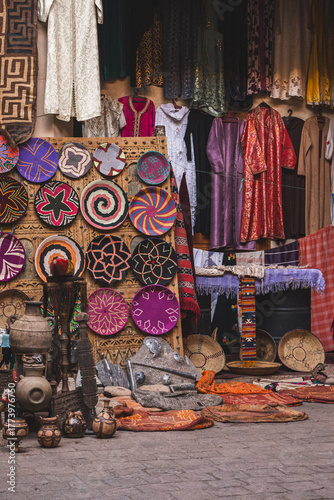 Slika na platnu Flea market of traditional basketwork and weaving, in Marrakesh souk, Morocco