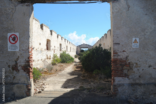 La fortezza militare abbandonata di Capo D'Orso