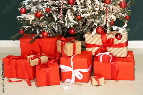 Beautiful Christmas tree wi...