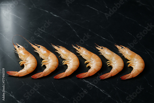 Camarones Frescos sobre Marmol