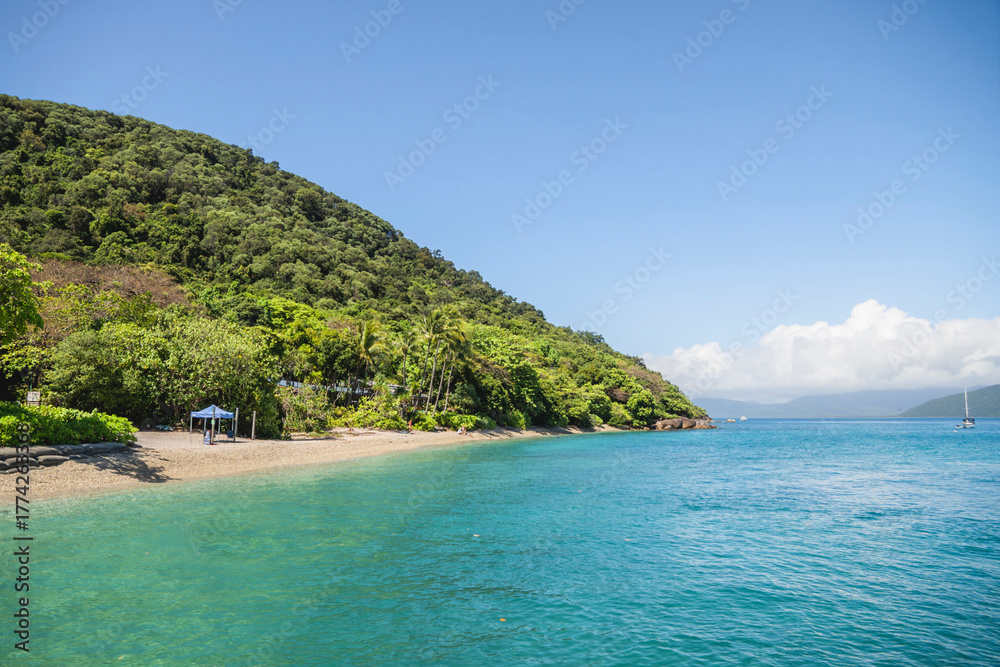 Fototapeta premium Bay of Fitzroy Island, Queensland, Australia