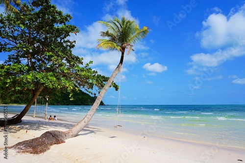 Cuadro en lienzo Phu Quoc, Vietnam: Idyllic white sand and blue ocean in Sao beach (bai Sao)