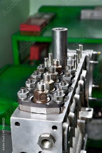 repair of fuel pump of eight-cylinder diesel engine installation of sections in pump body