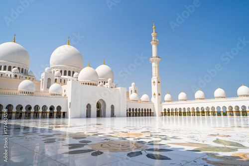  View of domes Sheikh Zayed Mosque, Abu Dhabi