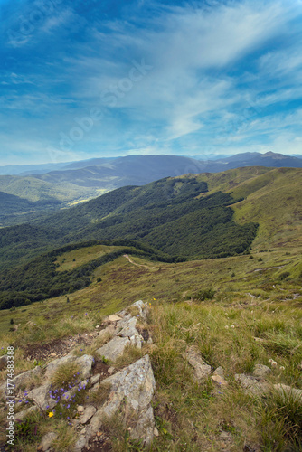 Widok z  Tarnicy w Bieszczadach