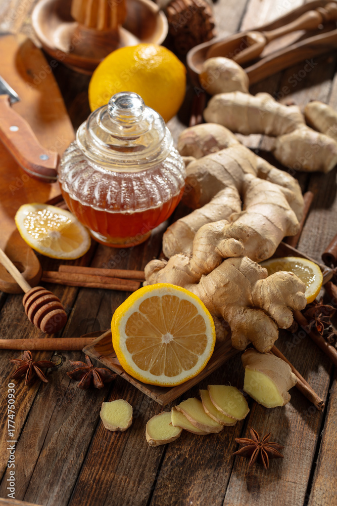 Fototapeta premium Ingredients for preparing ginger tea.
