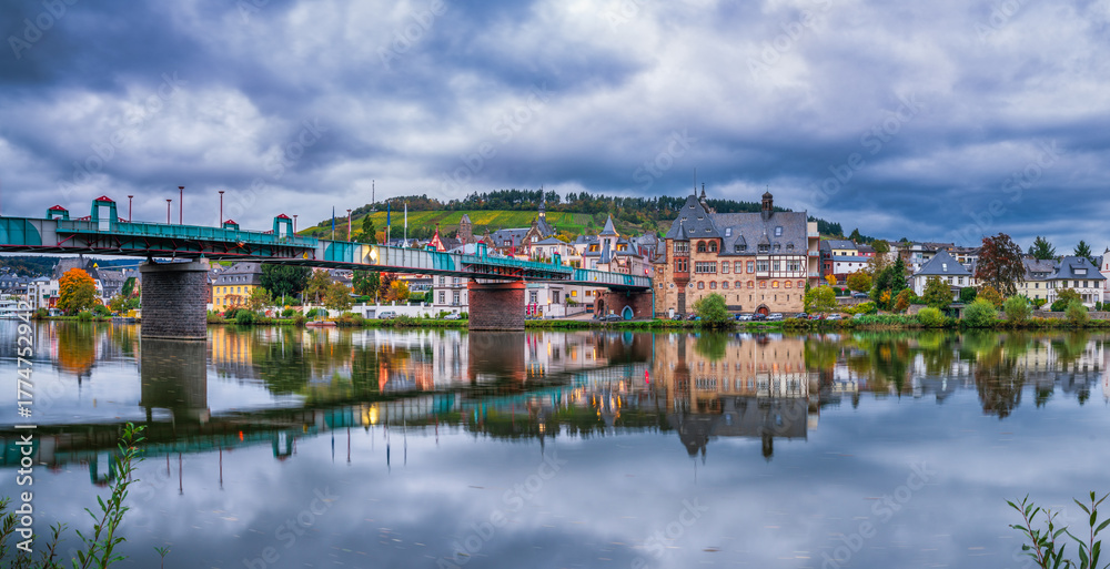 Obraz premium Traben-Trarbach town near the Mosel river, Germany