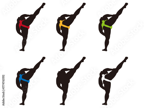 四股踏みで片足を上げるお相撲さんの後ろ姿セット