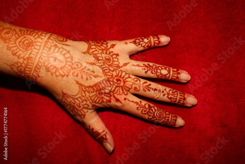 Tatouage au henné marocain 