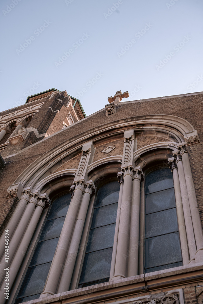 Naklejka premium facade of a church in tremont cleveland