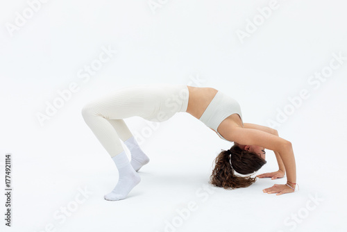 Принти на полотні Fitness pose showcase, Elegant woman balances gracefully, Athlete demonstrating