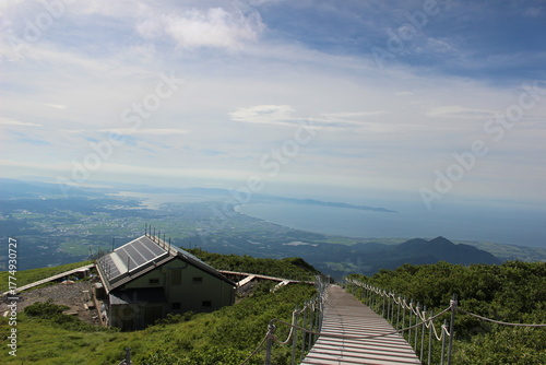 鳥取県”大山弥山” の景色『登山』大山頂上避難小屋！「伯耆大山」夏山登山道・登山初心者