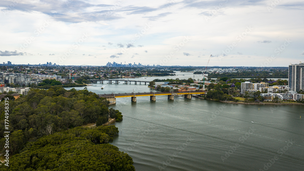 Obraz premium Sweeping river views stretching from Parramatta towards Rhodes and Kissing Point