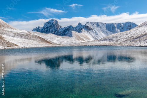 Ai piedi del Monte Oronaye, nella bellissima valle dell’Ubayette, il Lago della Reculaye