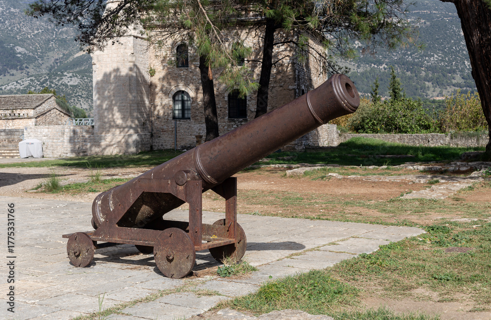 Obraz premium Ancient cannon in the fortress of the city of Ioannina (Epirus, Greece) close-up