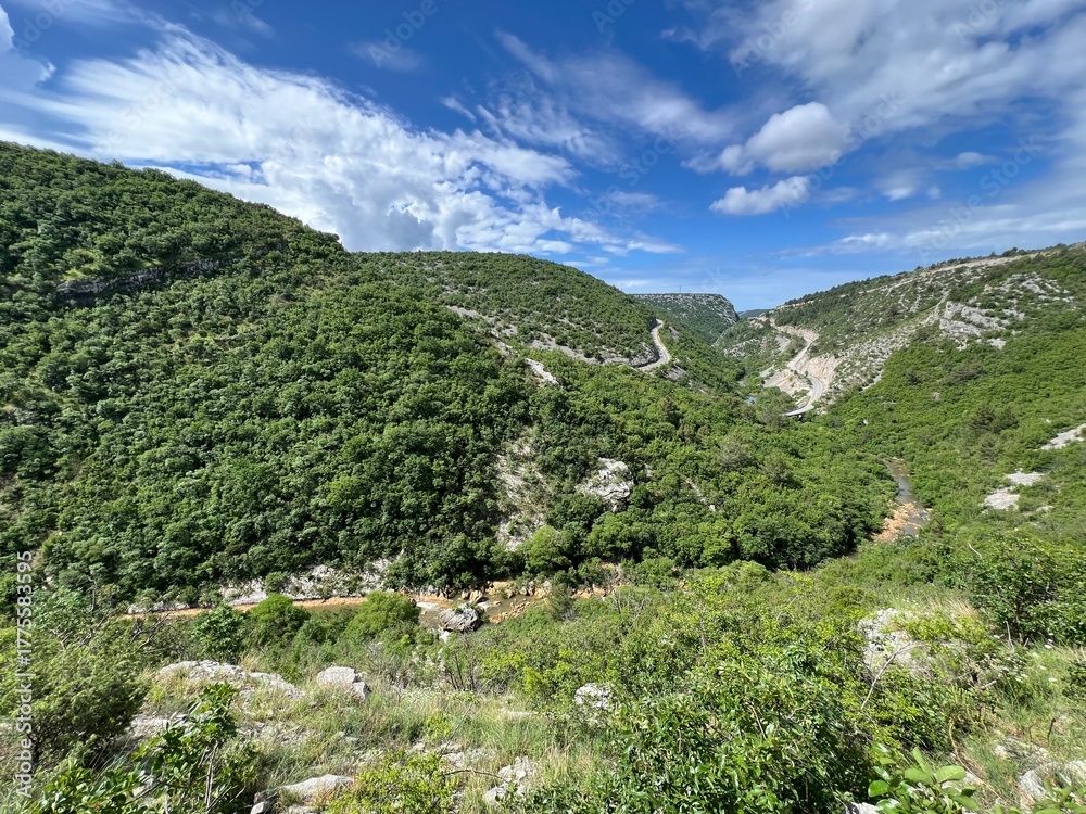 Naklejka premium Significant Landscape Cikola River and Canyon (Drnis, Croatia) - Značajni krajobraz Vodeni tok i kanjon Čikole ili značajni krajobraz Čikola (Drniš, Hrvatska)