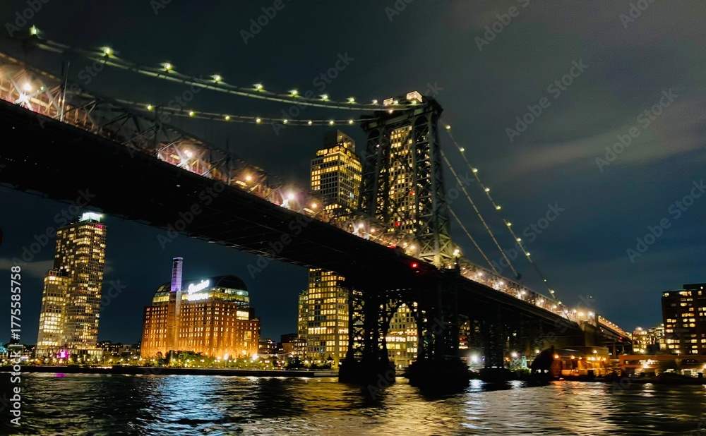 Naklejka premium brooklyn bridge at night