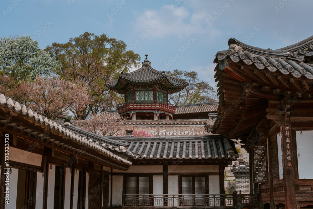 Naklejka premium Changdeokgung Palace in Seoul, South Korea