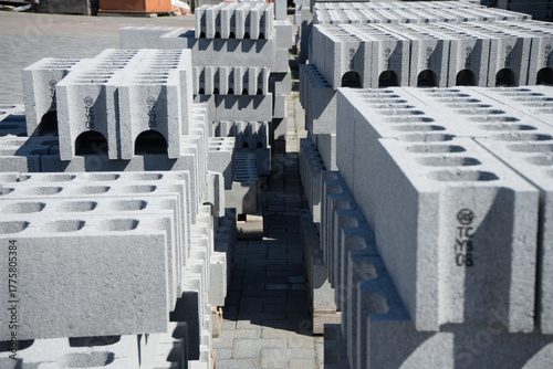 整然と並んだブロック