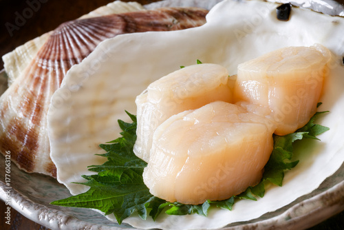 活ホタテ貝の刺身