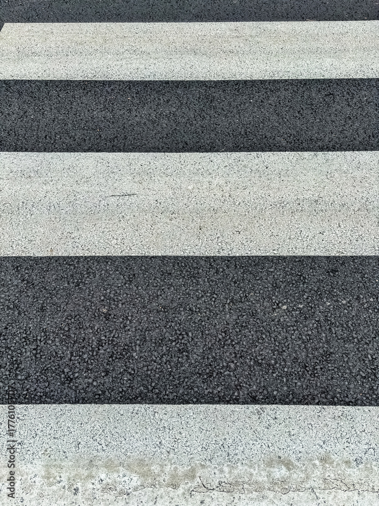Fototapeta premium Bandes blanches sur asphalte 