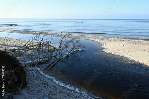 Fototapeta Naklejka Na Ścianę i Meble -  View of the Baltic Sea coast.