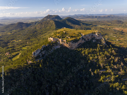 Castillo de Santueri en la Sierra de Levante, Felanitx, Mallorca