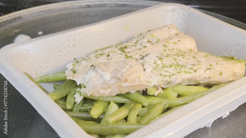 Microwaved Salmon with Steamed Green Beans