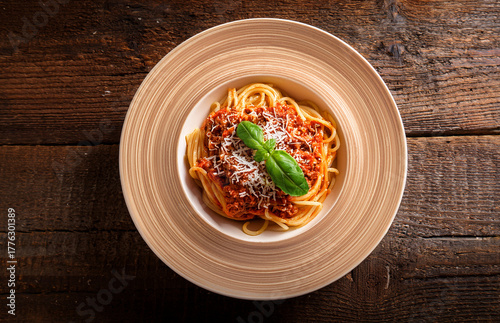 spaghetti with tomato sauce