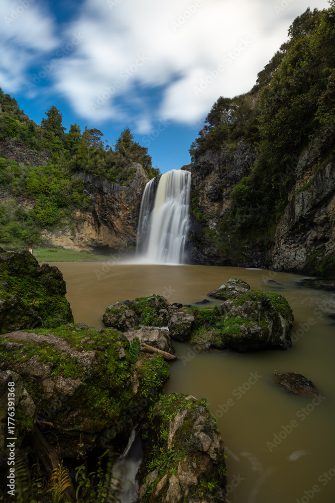 Fototapeta premium Scenic view of Hunua Falls with few rocks, New Zealand.