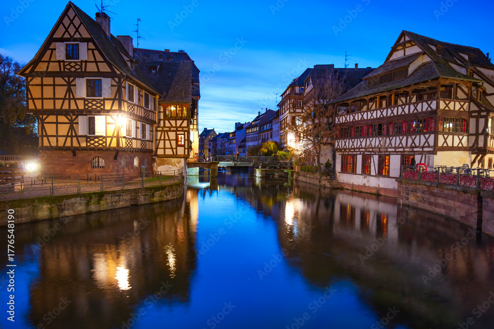 Naklejka premium Petite France in Strasbourg France at night la Venise in Strasbourg