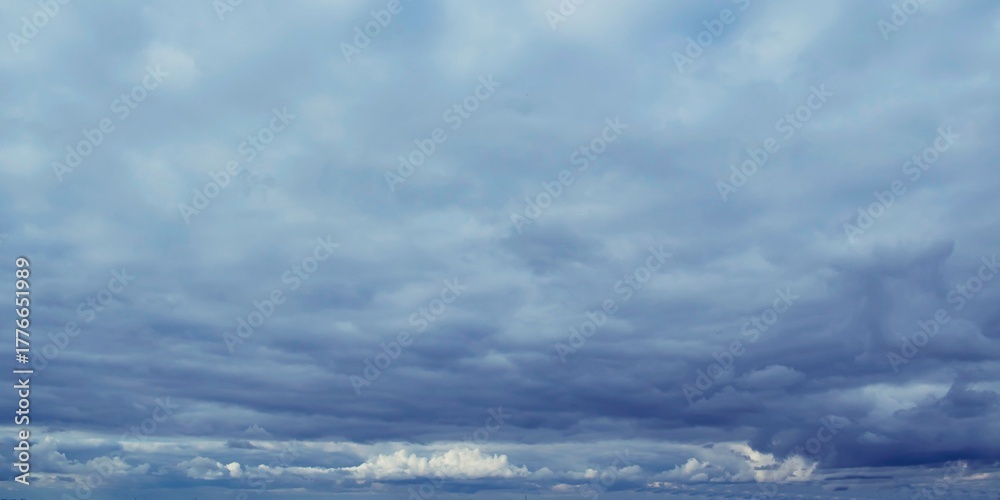 Fototapeta premium A dramatic cloudscape on an overcast day. Dramatic sky, cloudscape.