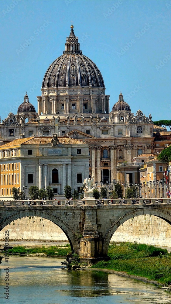 Fototapeta premium St. Peter's Basilica is a famous. Renaissance church in Vatican City