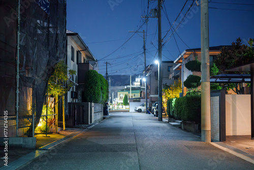 Konstfotografi 街灯に照らされた静寂の路地