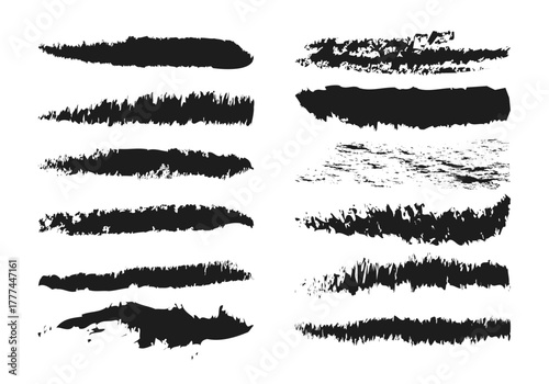 Hoja de trazos de pincel negro o pinceladas