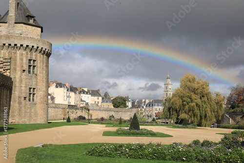 Fototapeta Naklejka Na Ścianę i Meble -  city and castle of vannes, bretagne,, france