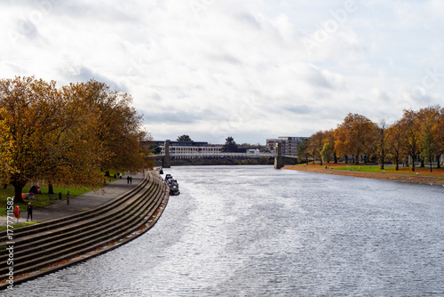 Εκτύπωση καμβά A riverscape view with trees in autumn color over the river Trent in Nottingham, UK