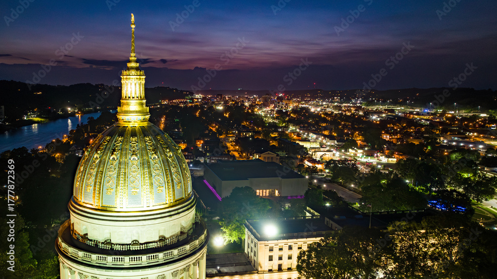 Fototapeta premium Night View of West Virginia State Capitol Dome