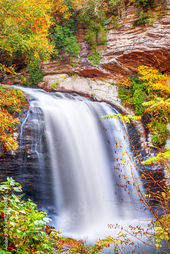 Tableau sur toile Looking Glass Falls in Pisgah National Forest, North Carolina, US 842