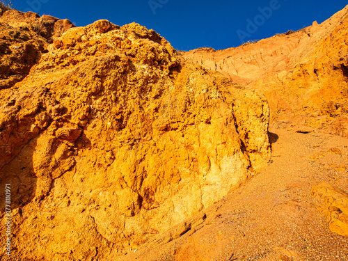 Bizarre Gesteine in der Algarve