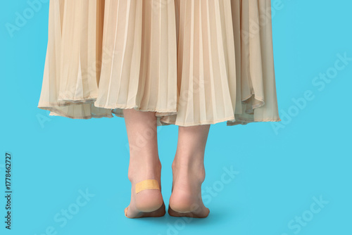 Legs of young woman with ca...