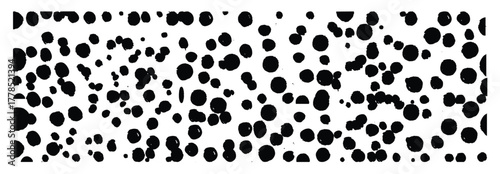 Grunge seamless pattern with zigzag lines, triangles and dots. Hand drawn bold geometric shapes. Modern stylish texture with labyrinth motif. Vector ink Illustration. Repeating geometric pattern.