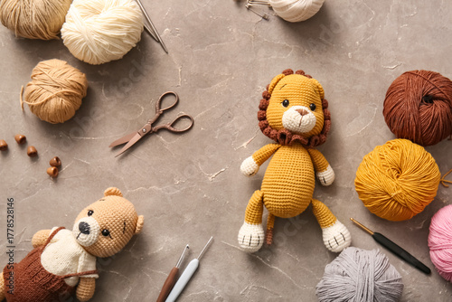 Knitted toys with yarn and ...