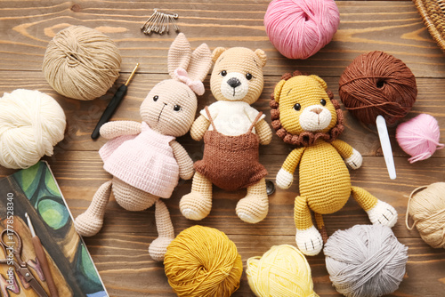 Knitted toys with yarn and ...
