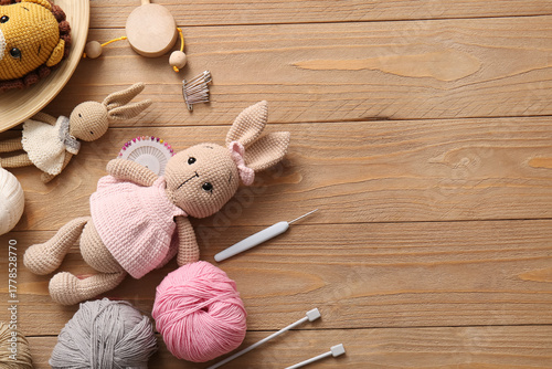 Knitted toys with yarn and ...